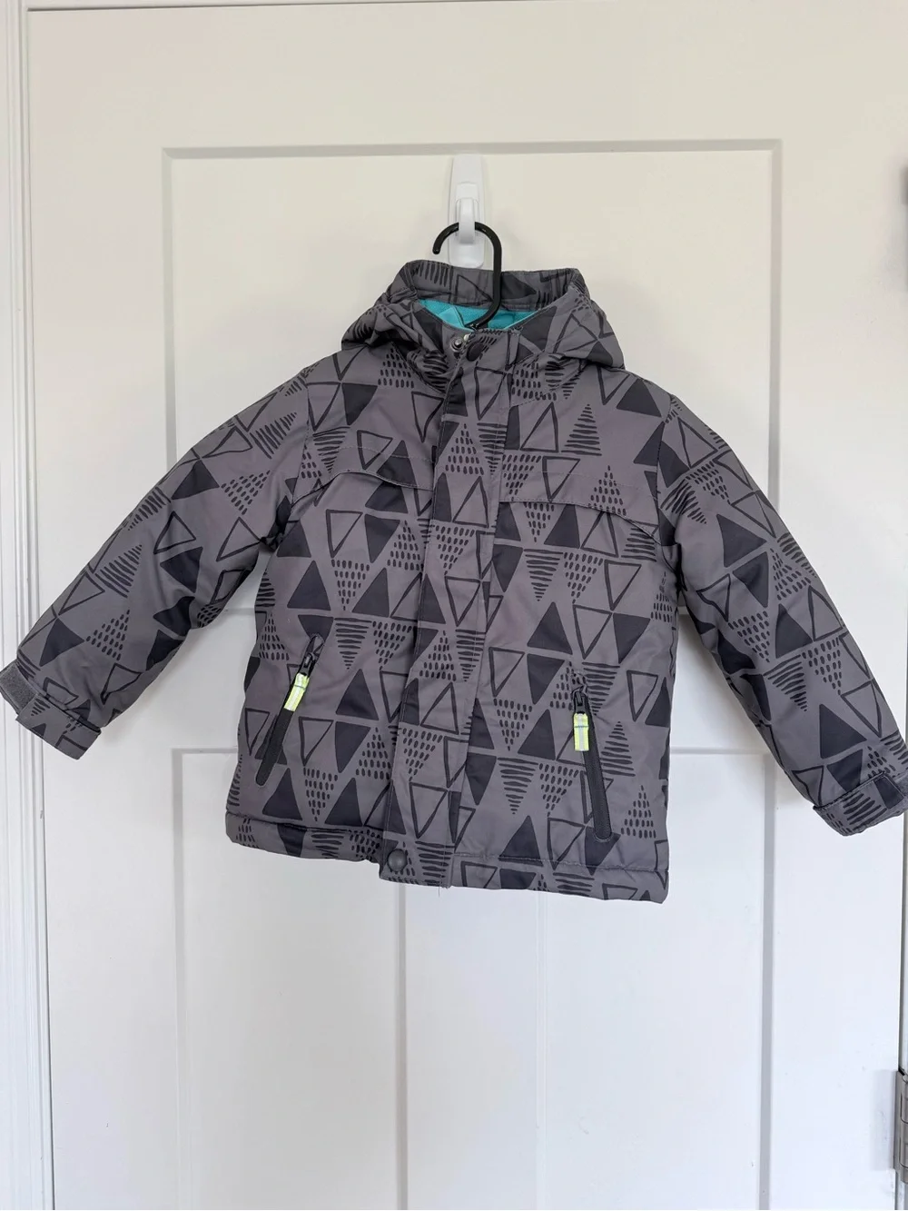 Cat & Jack Gray Geometric Hooded Puffer Jacket with Lime Accents